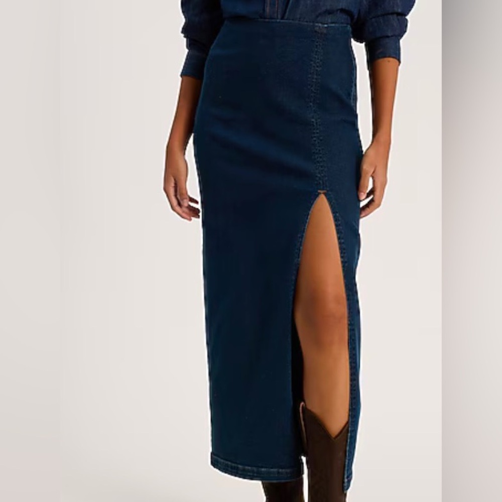 EXPRESS High Rise Dark Denim Midi Skirt with Front Slit -Size 6 BRAND NEW!!